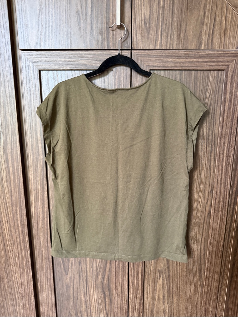 Bundle of 2 LOFT Black and Olive Crew Neck Tees - Picture 5 of 5